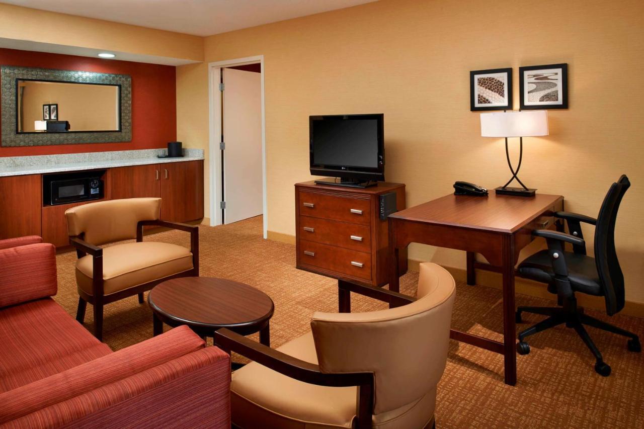 Sonesta Select Detroit Novi Hotel Екстериор снимка