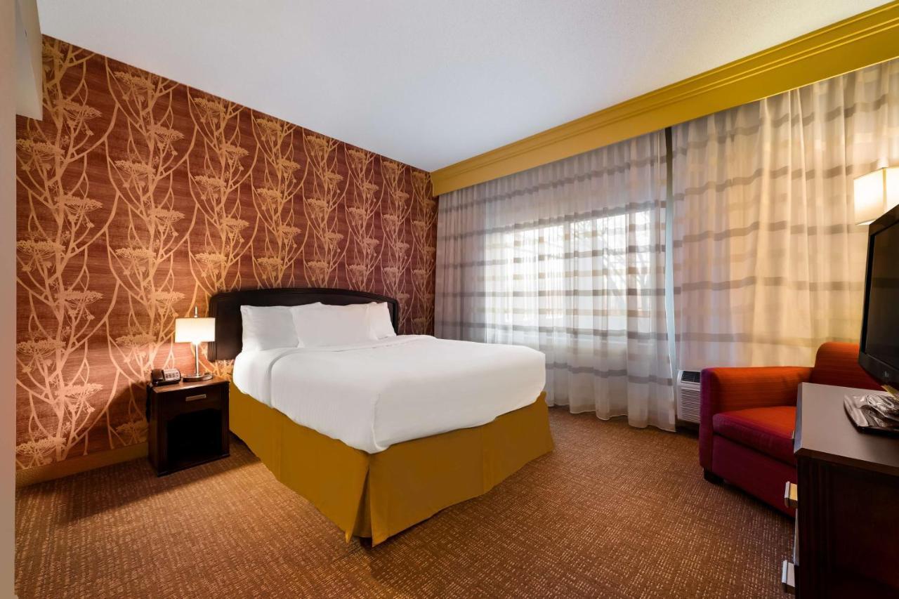 Sonesta Select Detroit Novi Hotel Екстериор снимка
