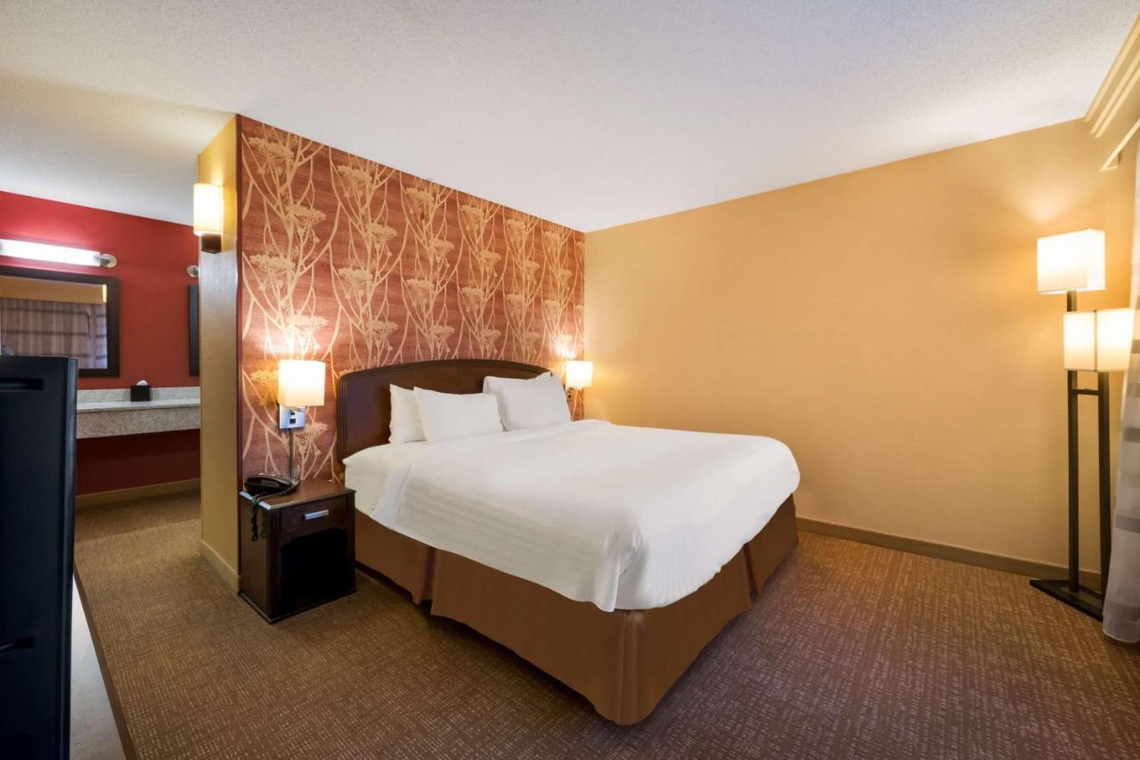 Sonesta Select Detroit Novi Hotel Екстериор снимка